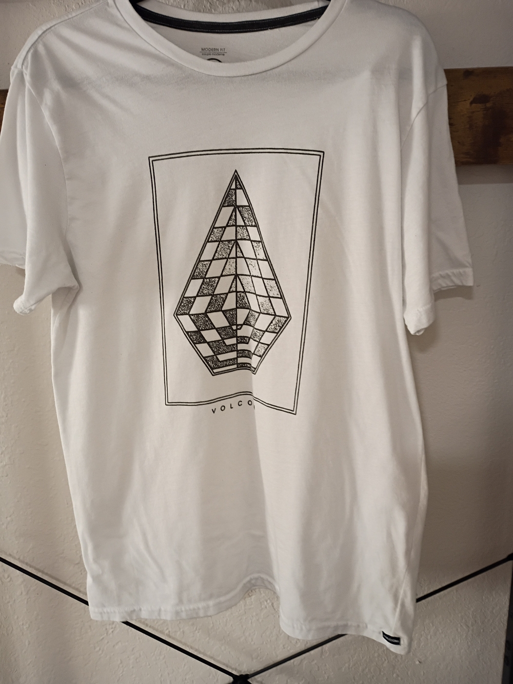 Volcom White Short-Sleeve Graphic Tee with Black Geometric Print Size L